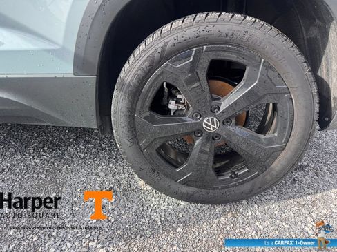 Used 2025 Volkswagen Taos SE AWD/4WD image 20