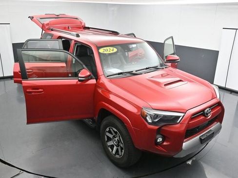 Used 2024 Toyota 4Runner TRD Off-Road Premium AWD/4WD image 36