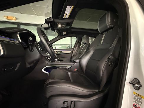 Used 2024 Jaguar F-PACE R-Dynamic S image 5