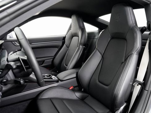 Used 2025 Porsche 911 Carrera image 5