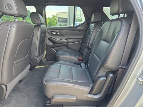 Used 2023 Chevrolet Traverse RS FWD image 11