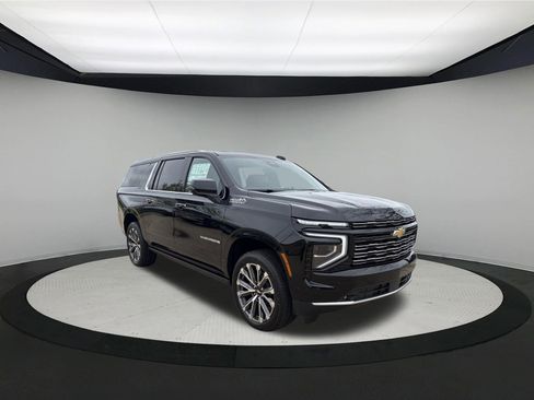 New 2026 Chevrolet Suburban High Country AWD/4WD image 4