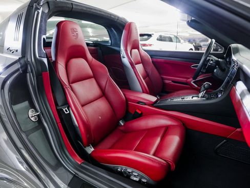 Certified 2018 Porsche 911 Targa 4 GTS image 28