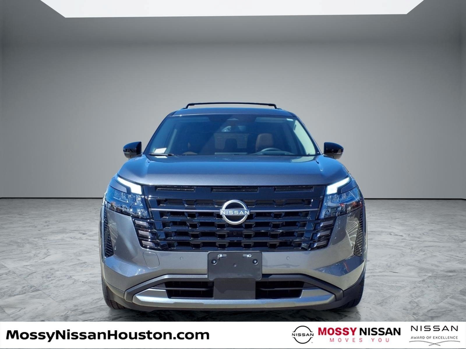 Used 2026 Nissan Pathfinder Platinum AWD/4WD image 3