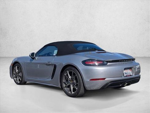 Used 2024 Porsche 718 Boxster RWD image 8