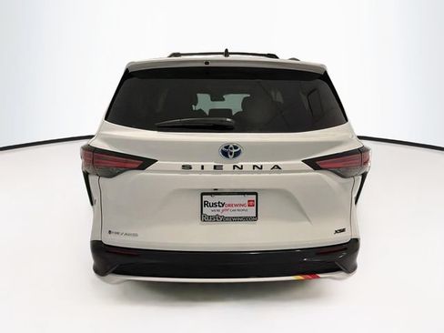 Certified 2025 Toyota Sienna XSE AWD/4WD image 5