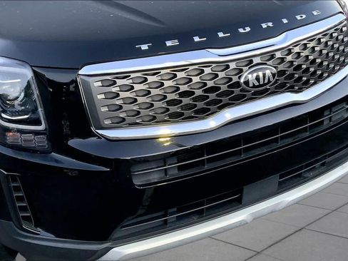 Used 2020 Kia Telluride LX FWD image 29