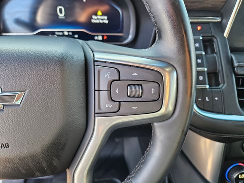 Used 2023 Chevrolet Tahoe Z71 w/ Z71 Off-Road Package AWD/4WD image 17
