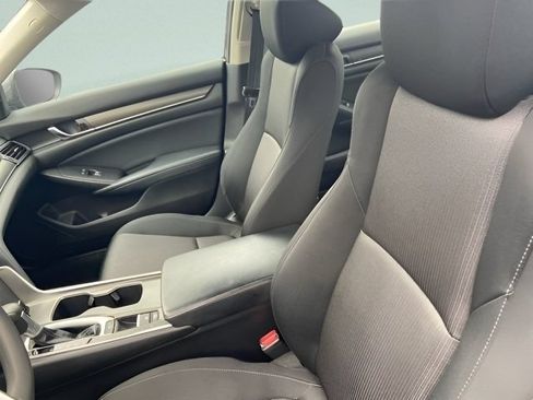 Used 2018 Honda Accord LX image 17