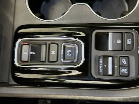 Used 2023 Honda Pilot Touring image 25