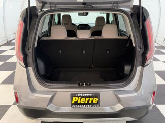 Used 2023 Kia Soul LX video 4