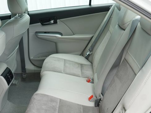 Used 2012 Toyota Camry XLE w/ Leather Pkg FWD image 29
