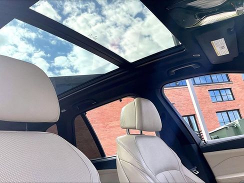 Used 2021 BMW X5 M50i image 22