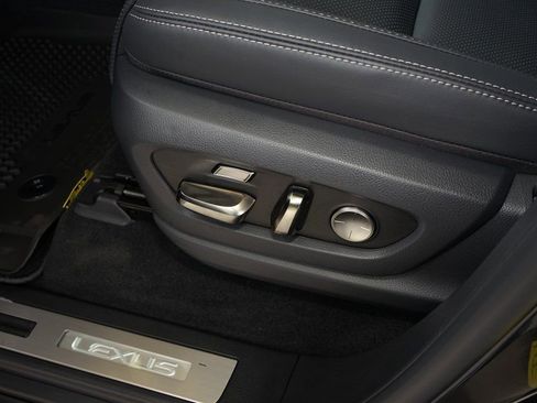 Used 2026 Lexus LX 600 4WD w/ Appearance Package image 32