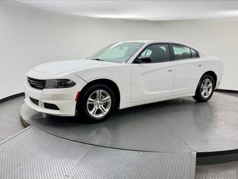 Used 2023 Dodge Charger SXT RWD image 2
