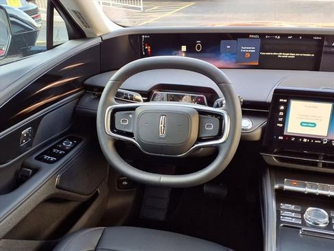 New 2026 Lincoln Nautilus Premier image 11