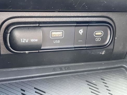 Used 2023 Kia Sportage EX image 4