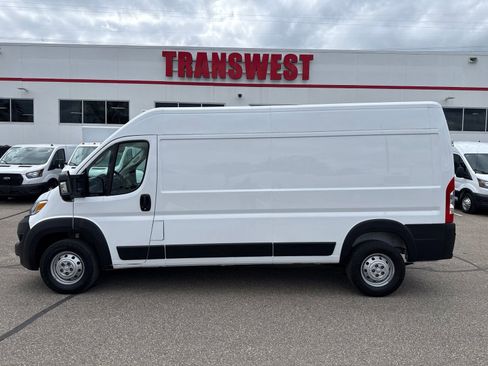 Used 2023 RAM ProMaster 2500 FWD image 2