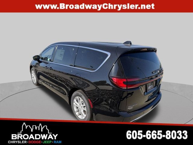 New 2027 Chrysler Pacifica Select FWD image 8