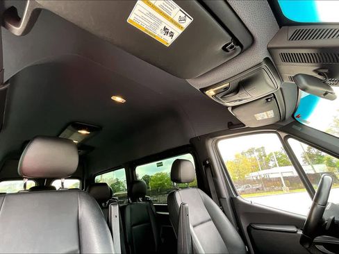 Used 2022 Mercedes-Benz Sprinter 2500 image 14