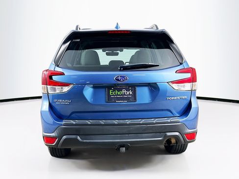 Used 2019 Subaru Forester Premium AWD/4WD image 7