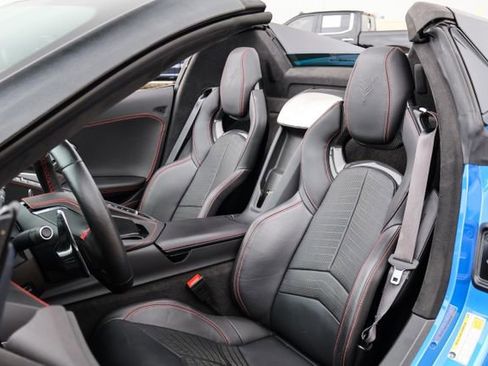 Used 2024 Chevrolet Corvette Stingray Premium Conv w/ Z51 Performance Package image 7