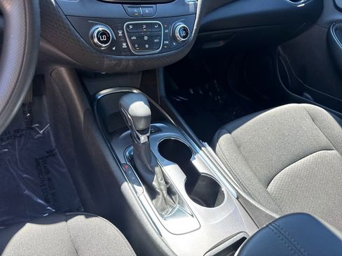 Used 2021 Chevrolet Malibu LT FWD image 30