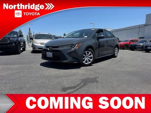 Used 2023 Toyota Corolla LE w/ Carpet Mat Package (TMS) FWD image 2