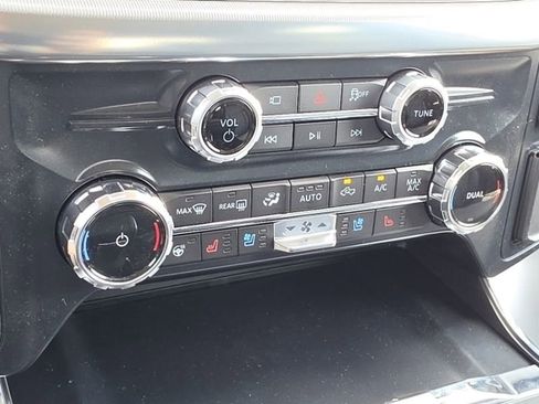 Used 2026 Ford F150 Lariat w/ Equipment Group 502A High AWD/4WD image 27