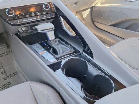 Used 2024 Hyundai Elantra SEL w/ Convenience Package image 24