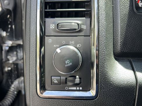 Used 2018 RAM 2500 Laramie w/ Sport Appearance Group AWD/4WD image 32