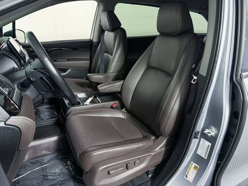 Used 2023 Honda Odyssey Touring image 17