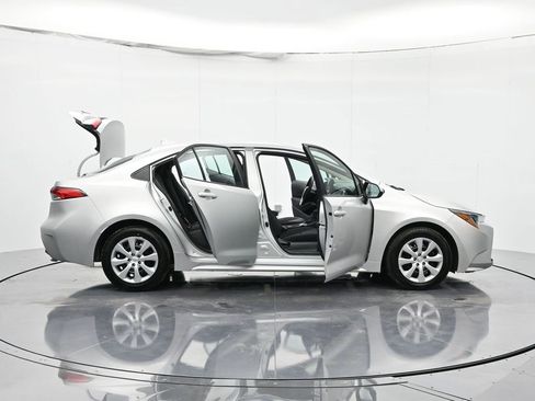 Used 2023 Toyota Corolla LE image 48