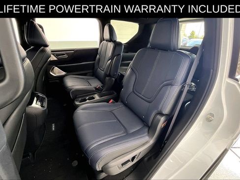 Certified 2026 INFINITI QX80 4WD w/ Sport Exterior Package image 32