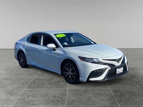 Used 2022 Toyota Camry SE image 7
