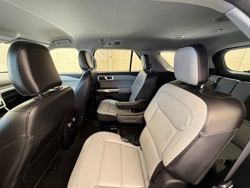Used 2021 Ford Explorer XLT w/ Equipment Group 202A AWD/4WD image 24