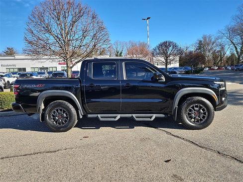 Used 2022 Nissan Frontier PRO-4X w/ Pro-4X Premium Package image 9
