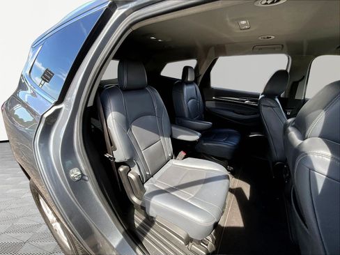 Used 2018 Buick Enclave Essence FWD image 25