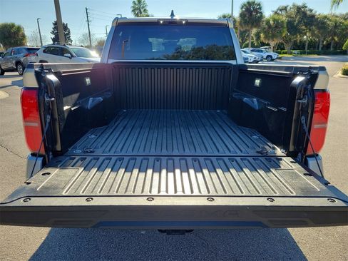 Used 2025 Toyota Tacoma TRD Off-Road image 8