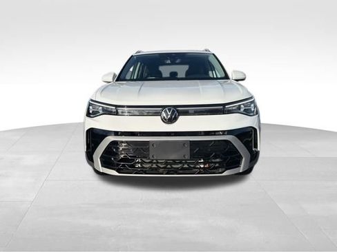 Certified 2025 Volkswagen Taos SEL w/ Black Wheel Plus Package image 3