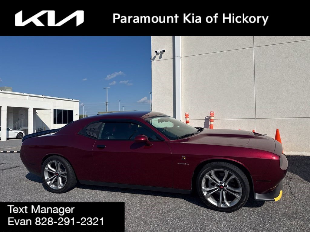 Used 2022 Dodge Challenger R/T w/ Driver Convenience Group RWD image 3