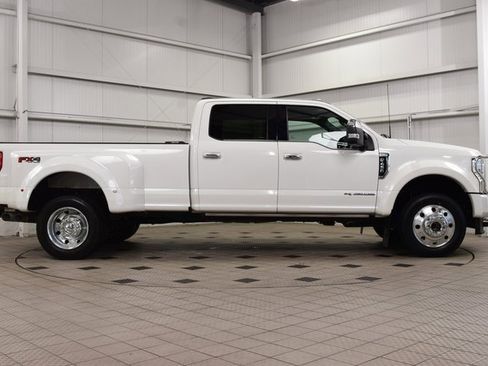 Used 2022 Ford F450 Platinum w/ FX4 Off-Road Package image 9