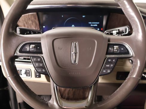 Used 2022 Lincoln Navigator Reserve AWD/4WD image 3