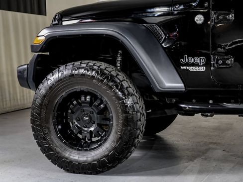 Used 2020 Jeep Wrangler Sport AWD/4WD image 13