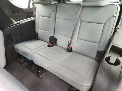 Used 2023 GMC Yukon XL SLT w/ SLT Luxury Package RWD image 28