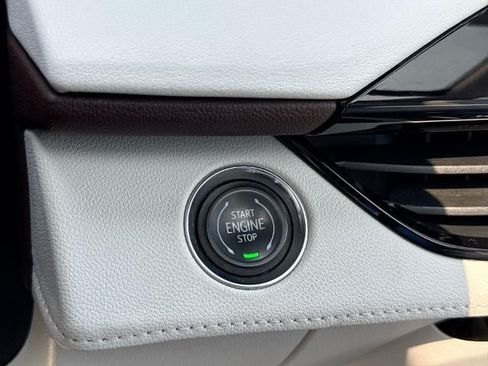 Certified 2025 Buick Enclave Avenir w/ Super Cruise Package FWD image 17