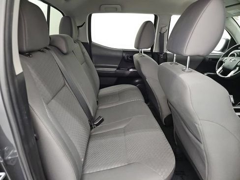Certified 2023 Toyota Tacoma SR5 AWD/4WD image 33