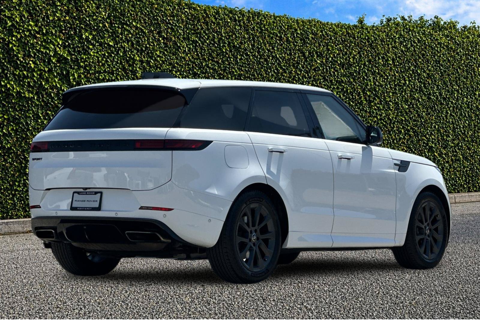 Used 2024 Land Rover Range Rover Sport Dynamic SE AWD/4WD image 4