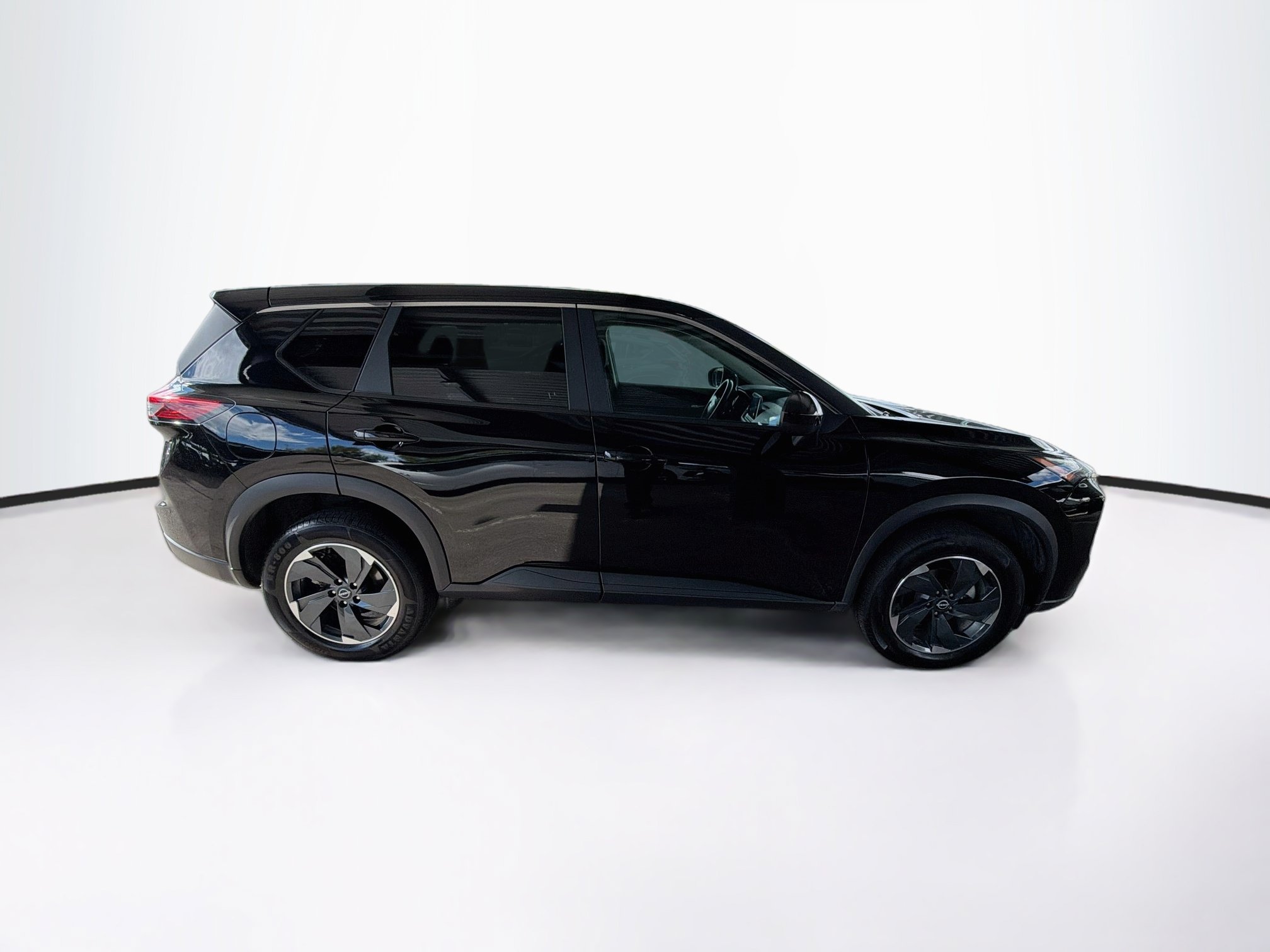 Used 2025 Nissan Rogue SV AWD/4WD image 10