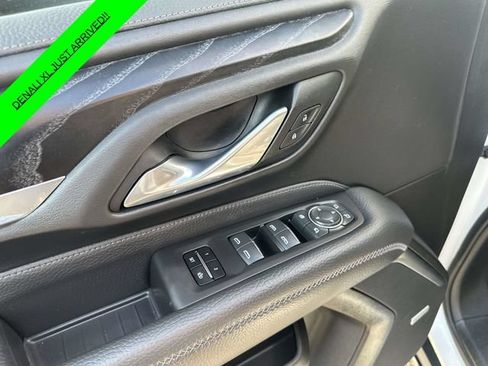 Used 2023 GMC Yukon XL Denali w/ Advanced Technology Package AWD/4WD image 22